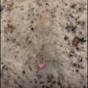 Kendra Scott- Ari heart rose gold pendant necklace in pink drusy